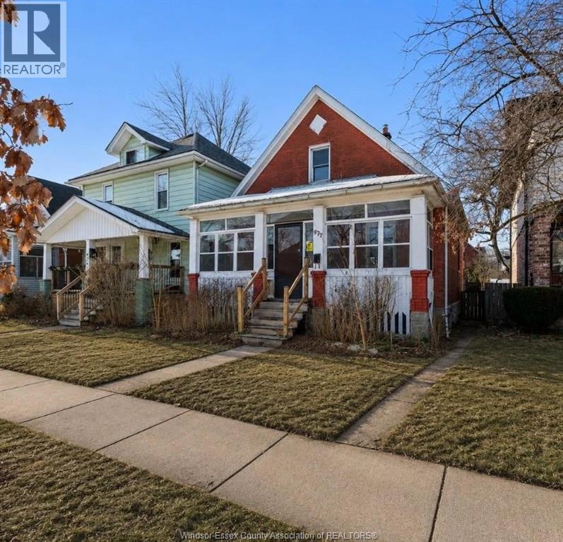977 Gladstone, Windsor, Ontario  N9A 2R5 - Photo 2 - 26024109