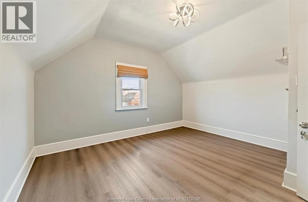 977 Gladstone, Windsor, Ontario  N9A 2R5 - Photo 8 - 26024109