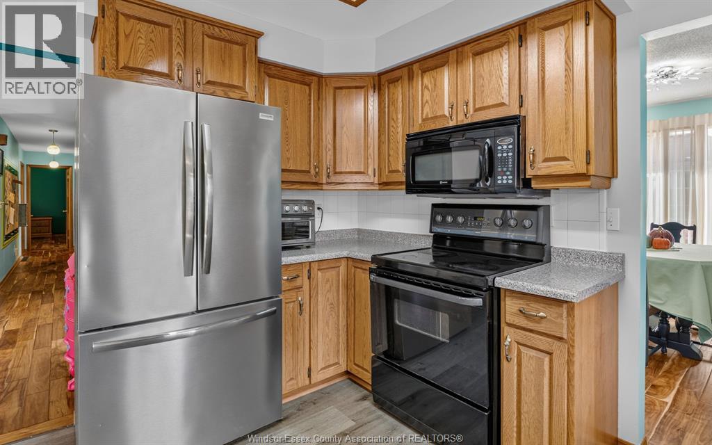 1748 Hebert Street, Tecumseh, Ontario  N8N 4G2 - Photo 11 - 26024102