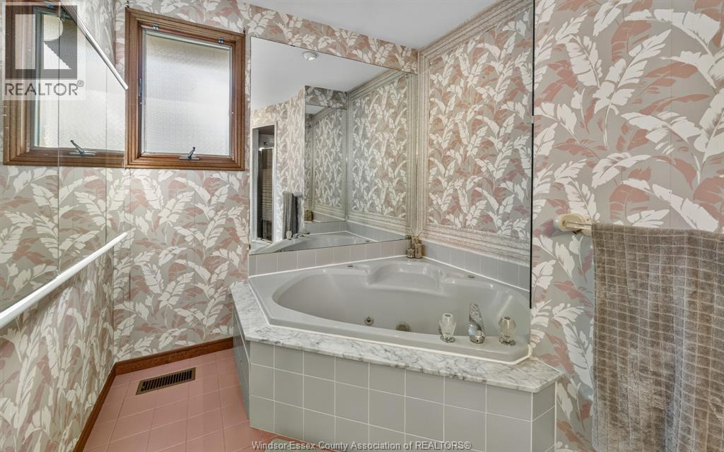 1748 Hebert Street, Tecumseh, Ontario  N8N 4G2 - Photo 21 - 26024102