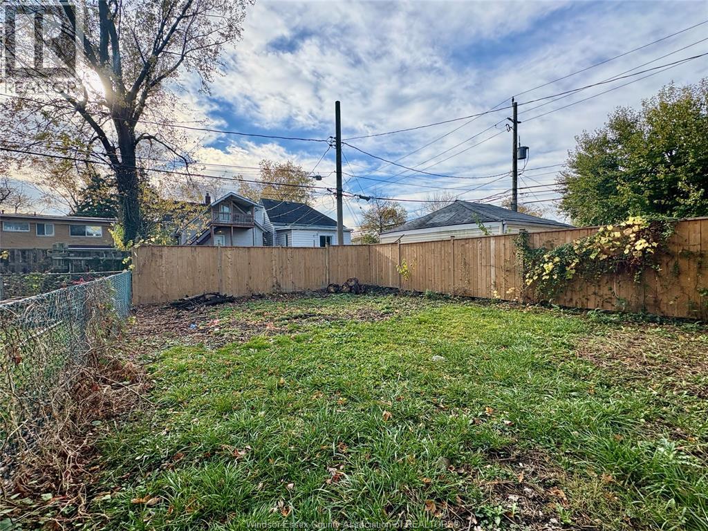 449 Ellis Street West, Windsor, Ontario  N8X 1B1 - Photo 3 - 26024192