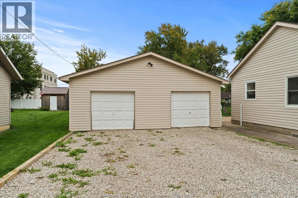 142 Centre Street, Essex, Ontario  N8M 1P9 - Photo 6 - 26024208