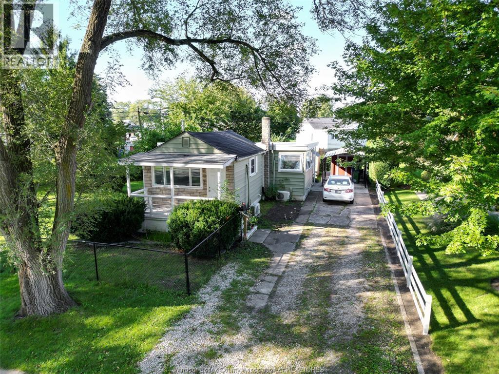 1497 Everts, Windsor, Ontario  N9B 3E2 - Photo 1 - 26024033