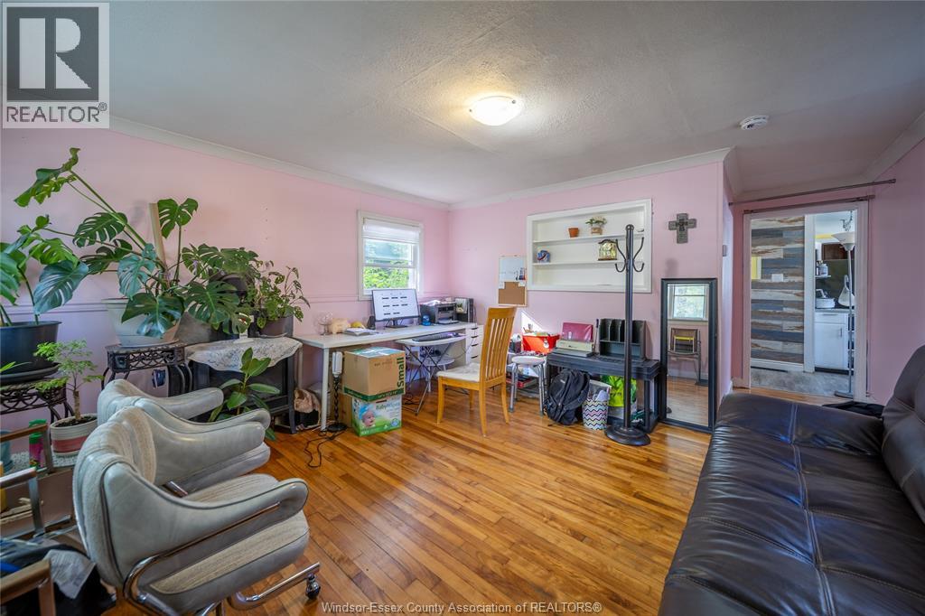 1497 Everts, Windsor, Ontario  N9B 3E2 - Photo 5 - 26024033