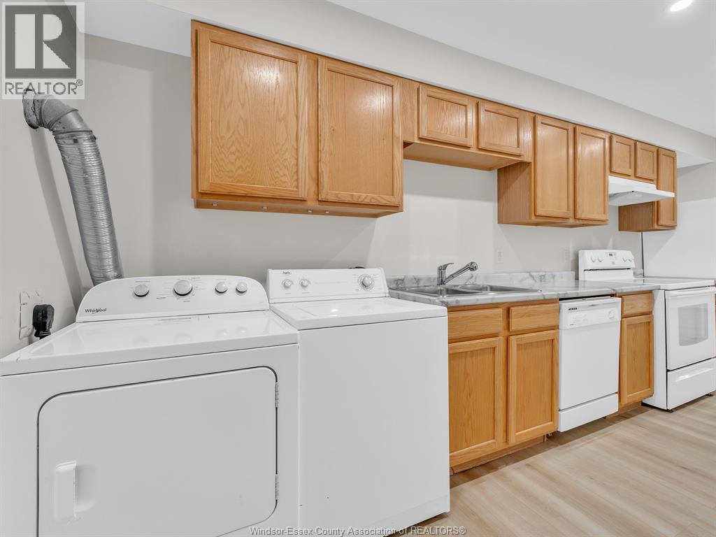 4274 Dennison Court, Windsor, Ontario  N9G 2Y8 - Photo 28 - 26024209