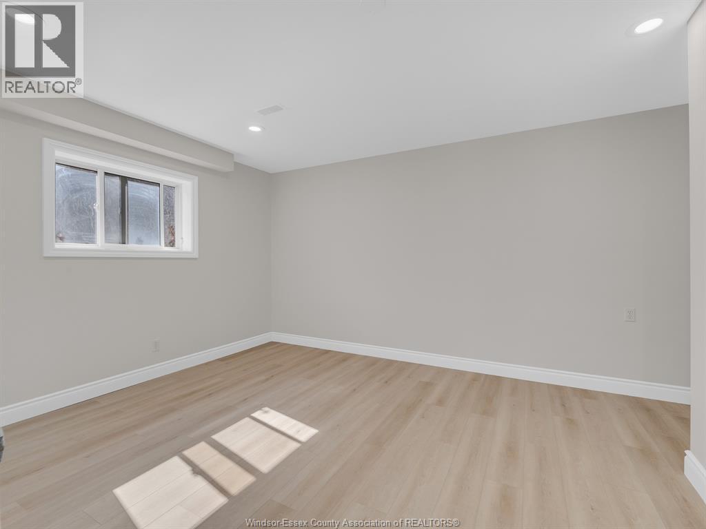 4274 Dennison Court, Windsor, Ontario  N9G 2Y8 - Photo 30 - 26024209