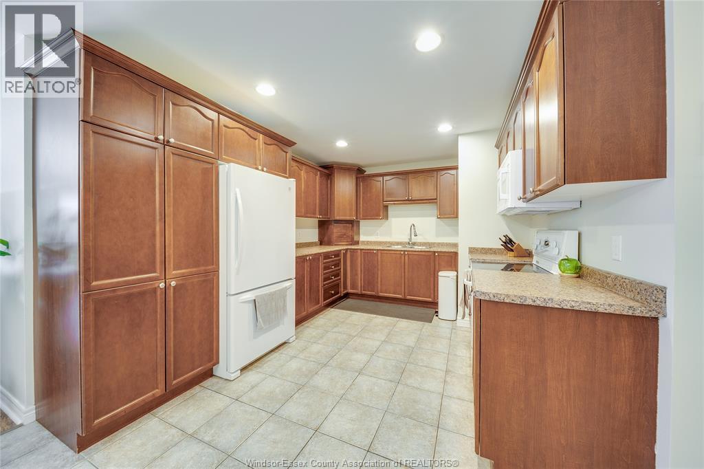 1971 Luxury Avenue, Windsor, Ontario  N8P 1W9 - Photo 14 - 26024150