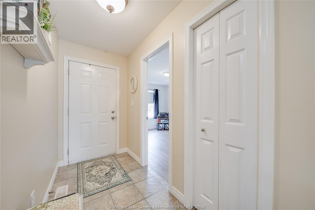 1971 Luxury Avenue, Windsor, Ontario  N8P 1W9 - Photo 4 - 26024150
