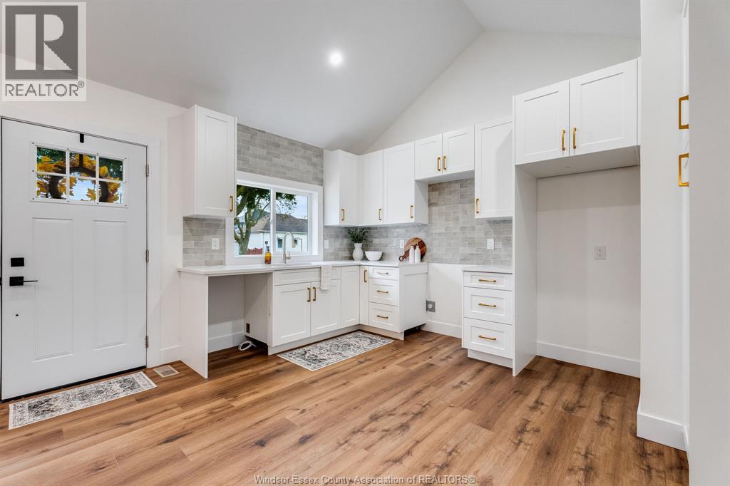 5 Howard Street, Leamington, Ontario  N8H 1G4 - Photo 6 - 26024225