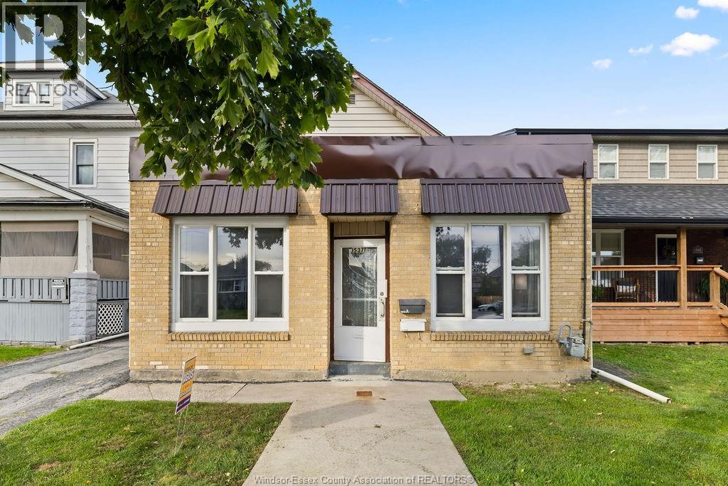 1537 Howard, Windsor, Ontario  N8X 3T5 - Photo 2 - 26024274