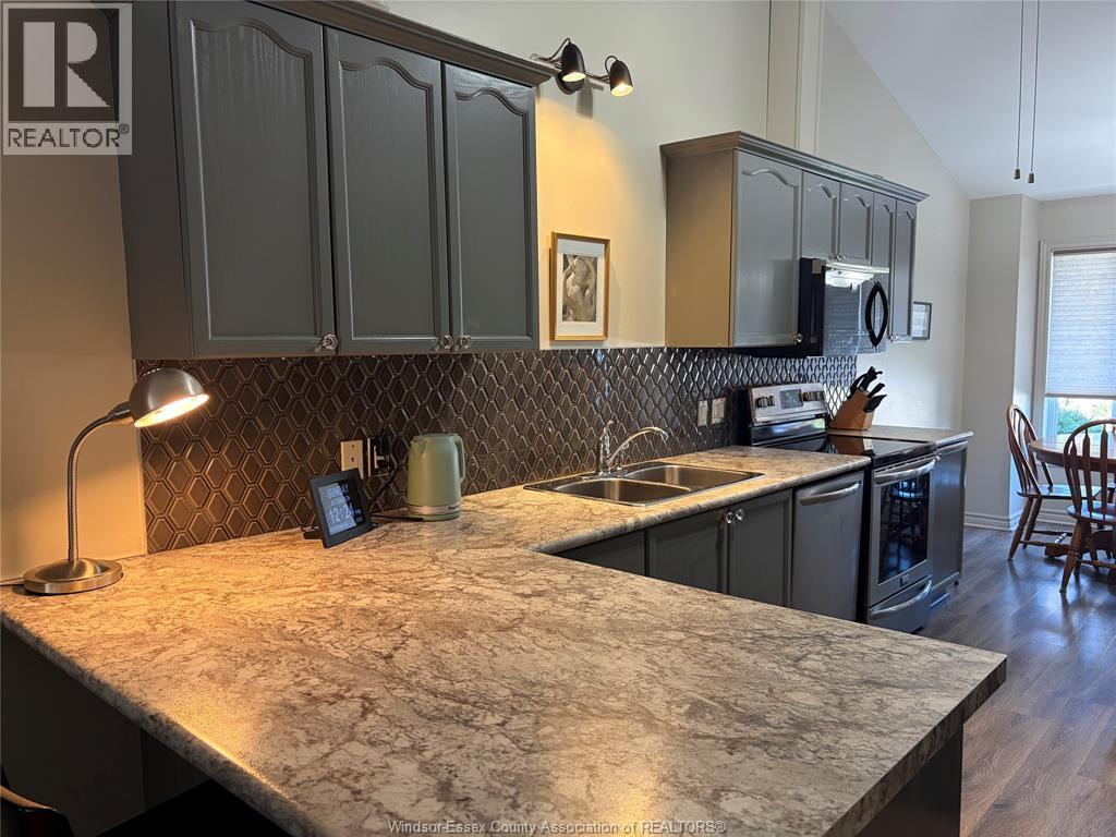 24 Erie Glen Crescent, Leamington, Ontario  N8H 5K2 - Photo 2 - 26024281
