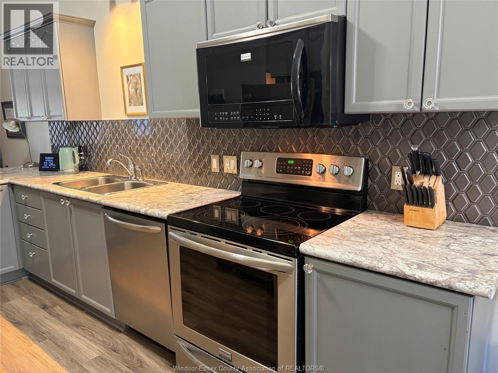 24 Erie Glen Crescent, Leamington, Ontario  N8H 5K2 - Photo 3 - 26024281