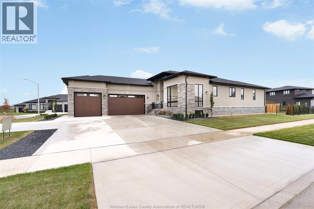 2 Pebble Beach Court, Leamington, Ontario  N8H 0G1 - Photo 1 - 26024294