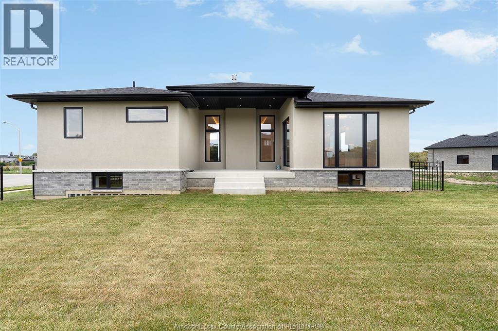 2 Pebble Beach Court, Leamington, Ontario  N8H 0G1 - Photo 49 - 26024294
