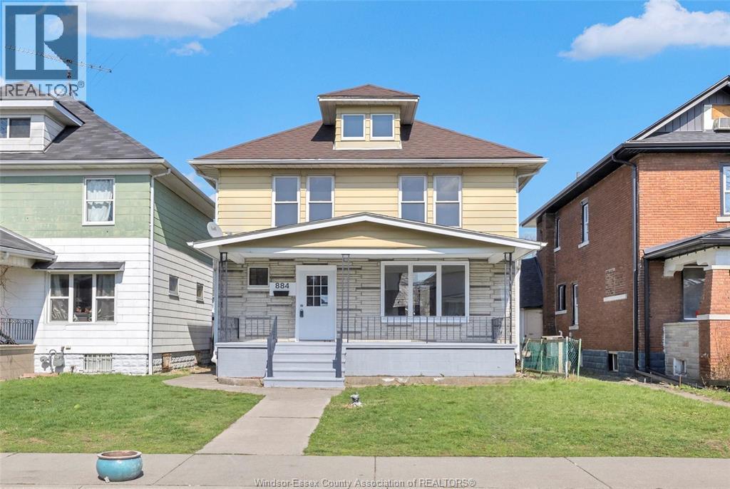 884 Moy, Windsor, Ontario  N9A 2N8 - Photo 1 - 26024288