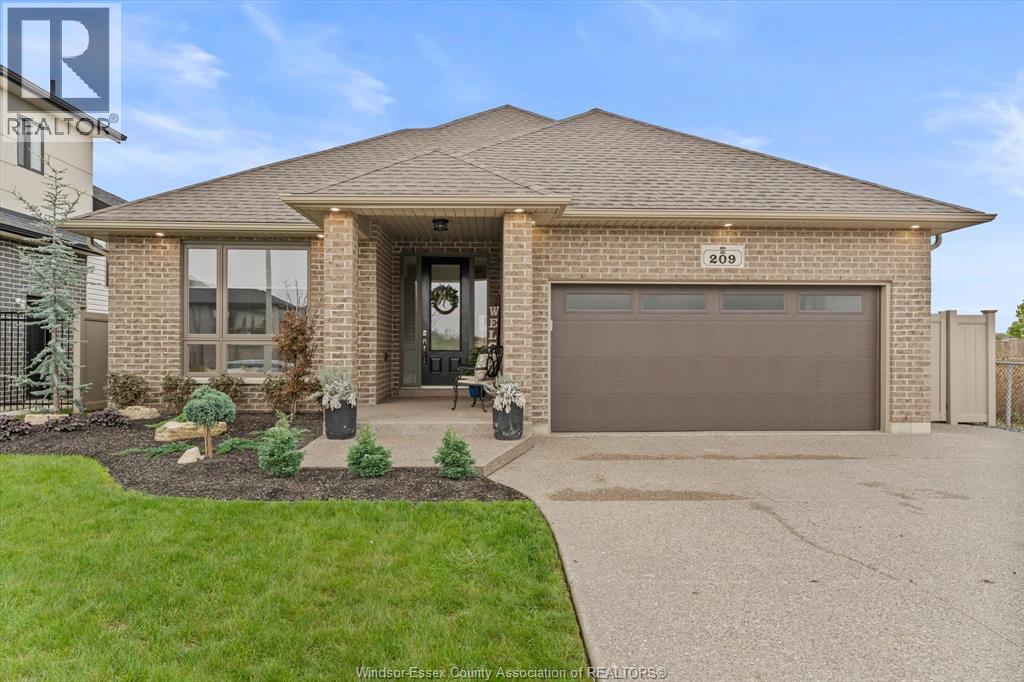 209 Mullen Crescent, Amherstburg, Ontario  N9V 4C8 - Photo 1 - 26024317