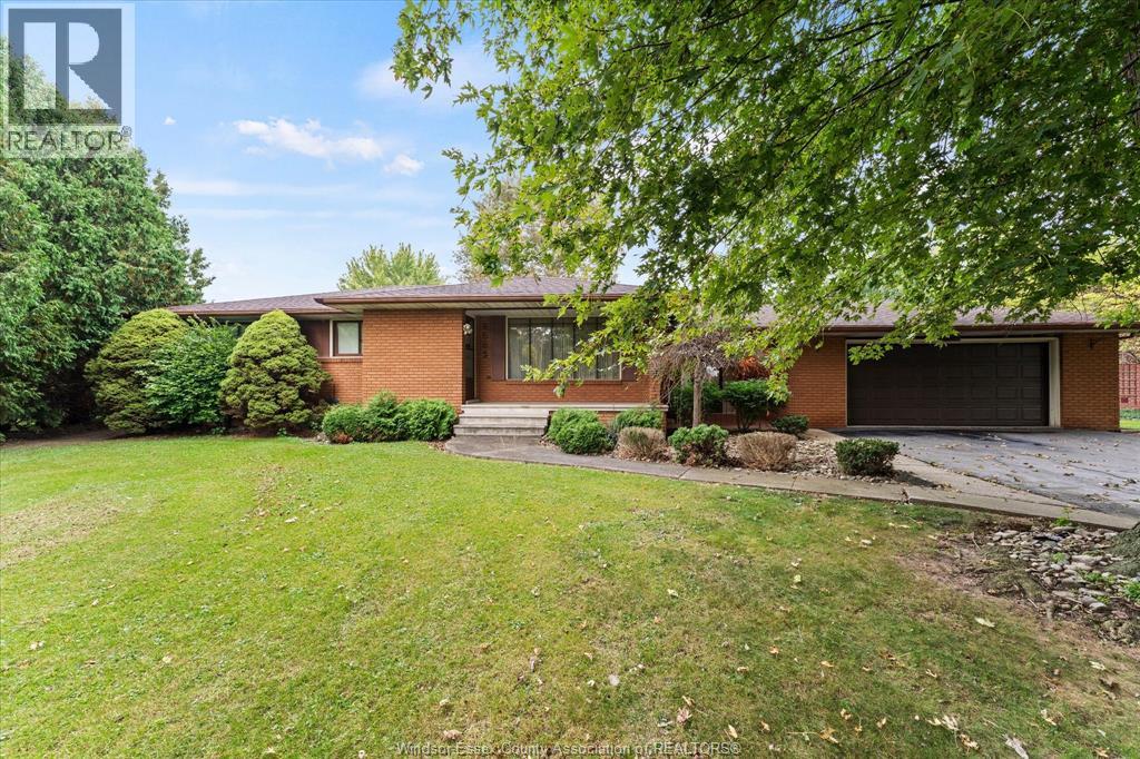 8605 Snake Lane, Lasalle, Ontario  N9A 6Z6 - Photo 1 - 26024356