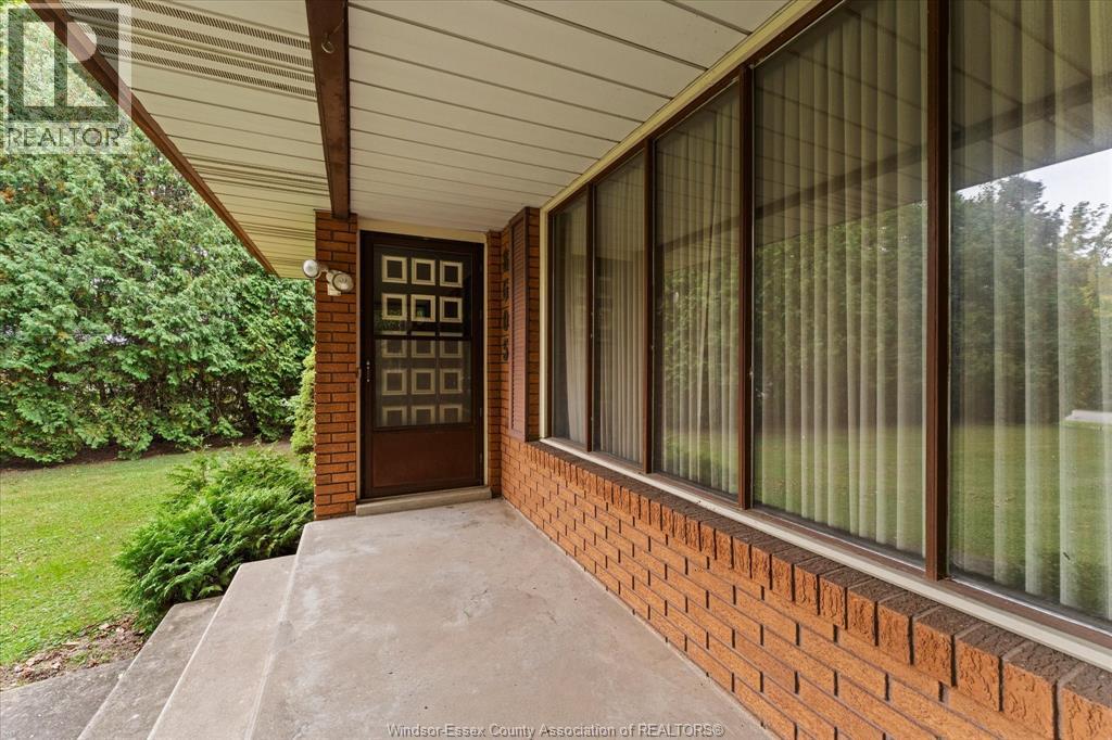8605 Snake Lane, Lasalle, Ontario  N9A 6Z6 - Photo 6 - 26024356
