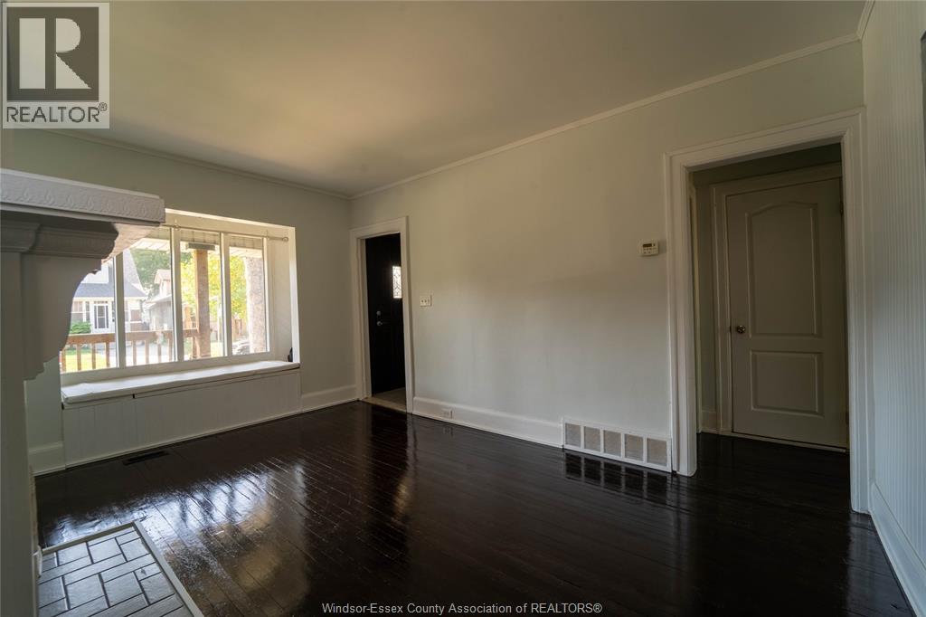 966 Curry Avenue, Windsor, Ontario  N9B 2C5 - Photo 3 - 26024355