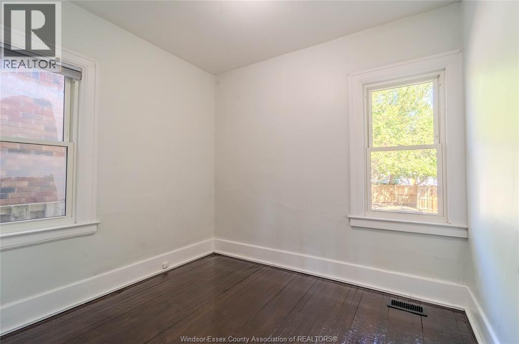 966 Curry Avenue, Windsor, Ontario  N9B 2C5 - Photo 7 - 26024355