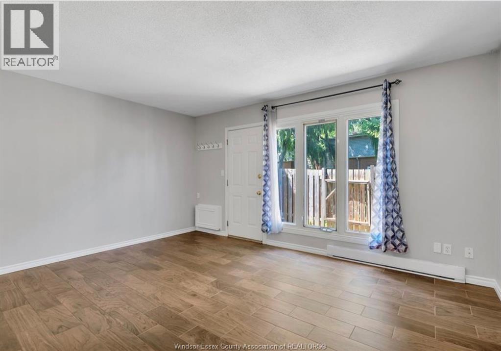 6732 Roseville Garden Drive, Windsor, Ontario  N8T 1J2 - Photo 4 - 26024381