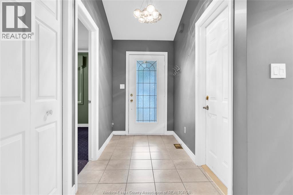 11568 Aldridge, Windsor, Ontario  N8P 1L6 - Photo 2 - 26024389