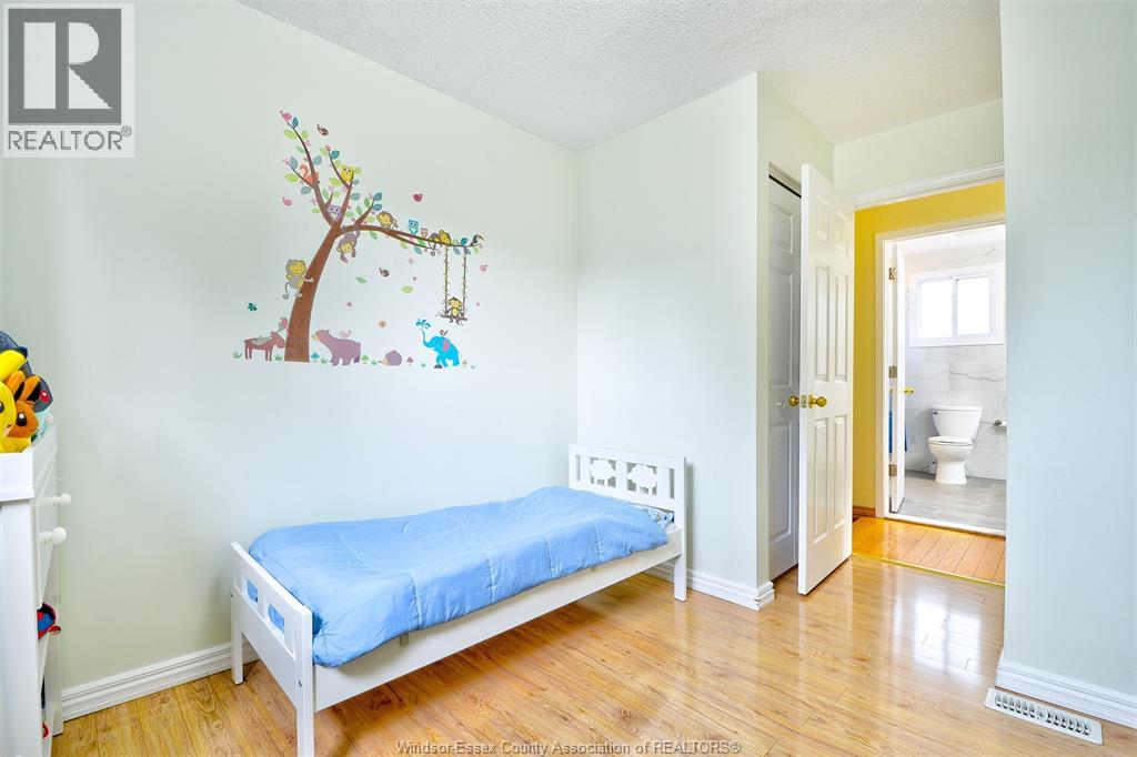 3325 Dolphin Court, Windsor, Ontario  N8R 2G7 - Photo 16 - 26024417