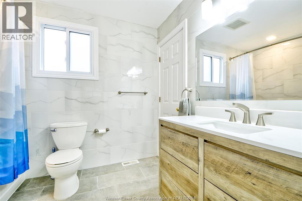 3325 Dolphin Court, Windsor, Ontario  N8R 2G7 - Photo 17 - 26024417