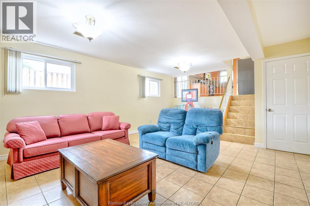 3325 Dolphin Court, Windsor, Ontario  N8R 2G7 - Photo 18 - 26024417