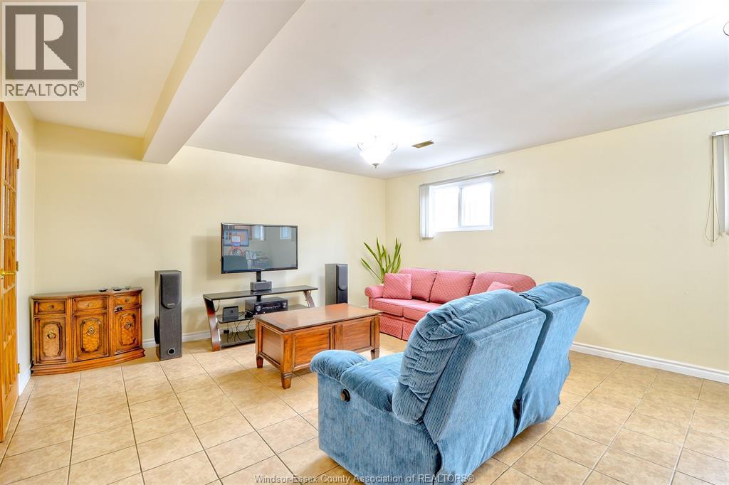 3325 Dolphin Court, Windsor, Ontario  N8R 2G7 - Photo 20 - 26024417
