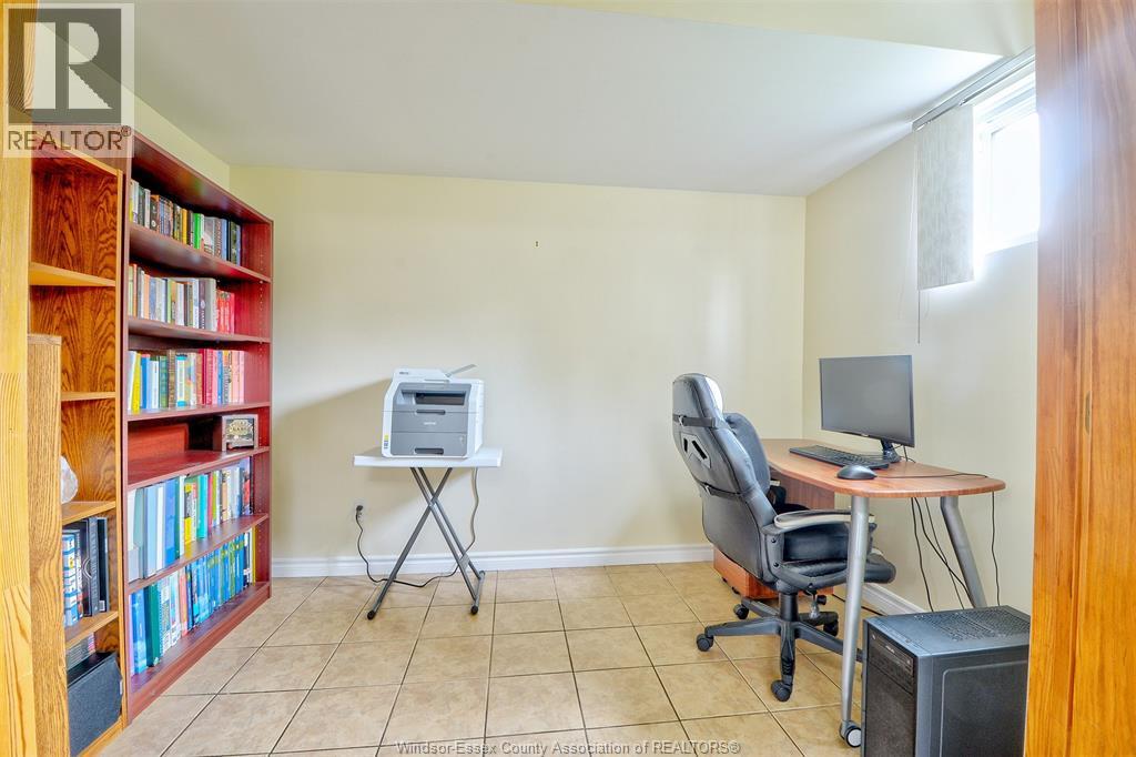 3325 Dolphin Court, Windsor, Ontario  N8R 2G7 - Photo 21 - 26024417