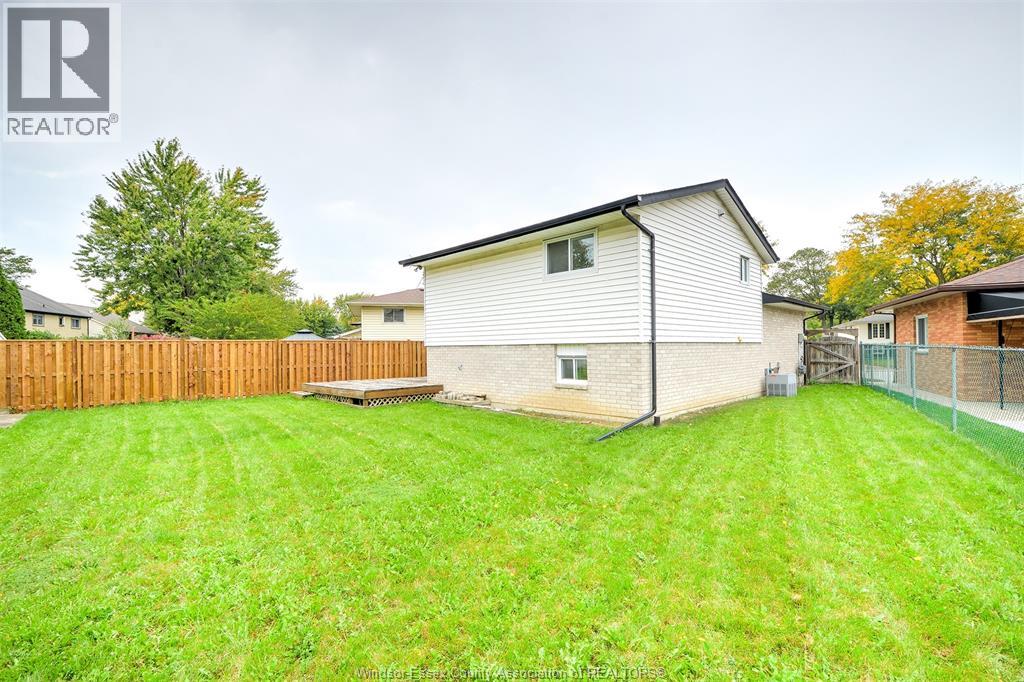 3325 Dolphin Court, Windsor, Ontario  N8R 2G7 - Photo 27 - 26024417