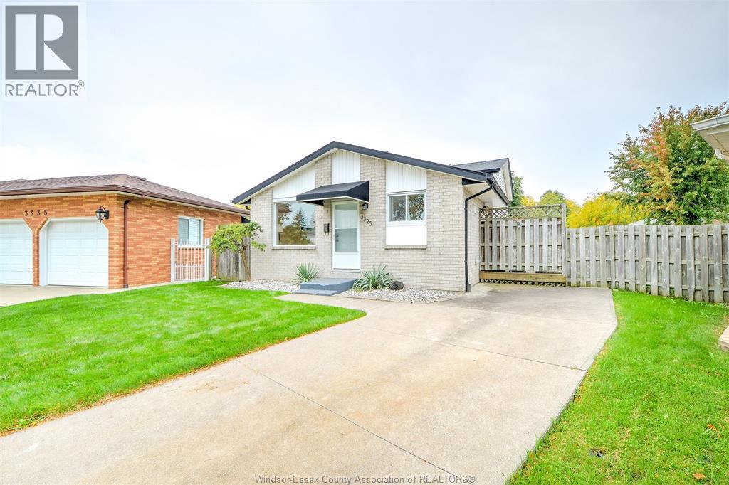 3325 Dolphin Court, Windsor, Ontario  N8R 2G7 - Photo 3 - 26024417