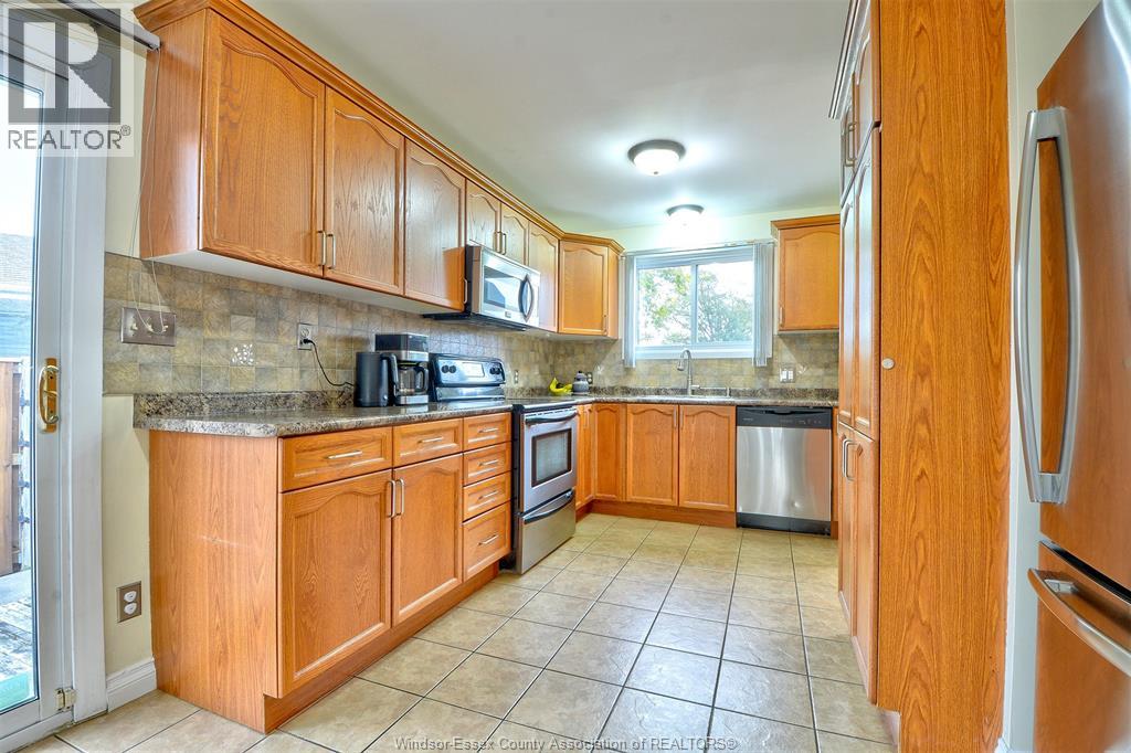 3325 Dolphin Court, Windsor, Ontario  N8R 2G7 - Photo 8 - 26024417