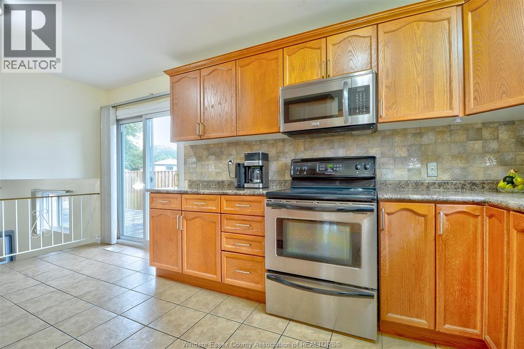 3325 Dolphin Court, Windsor, Ontario  N8R 2G7 - Photo 9 - 26024417