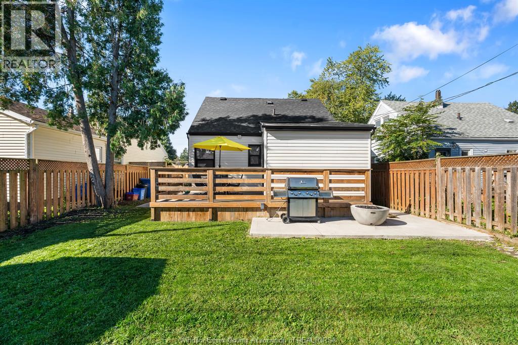2328 Forest, Windsor, Ontario  N8W 2G8 - Photo 2 - 26024446