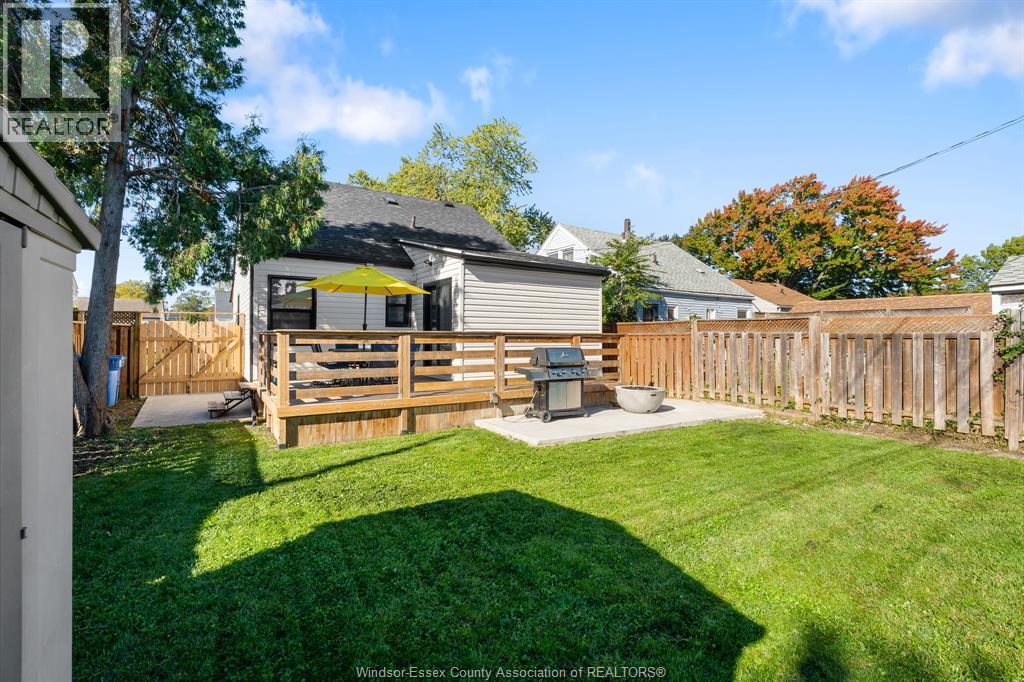 2328 Forest, Windsor, Ontario  N8W 2G8 - Photo 39 - 26024446
