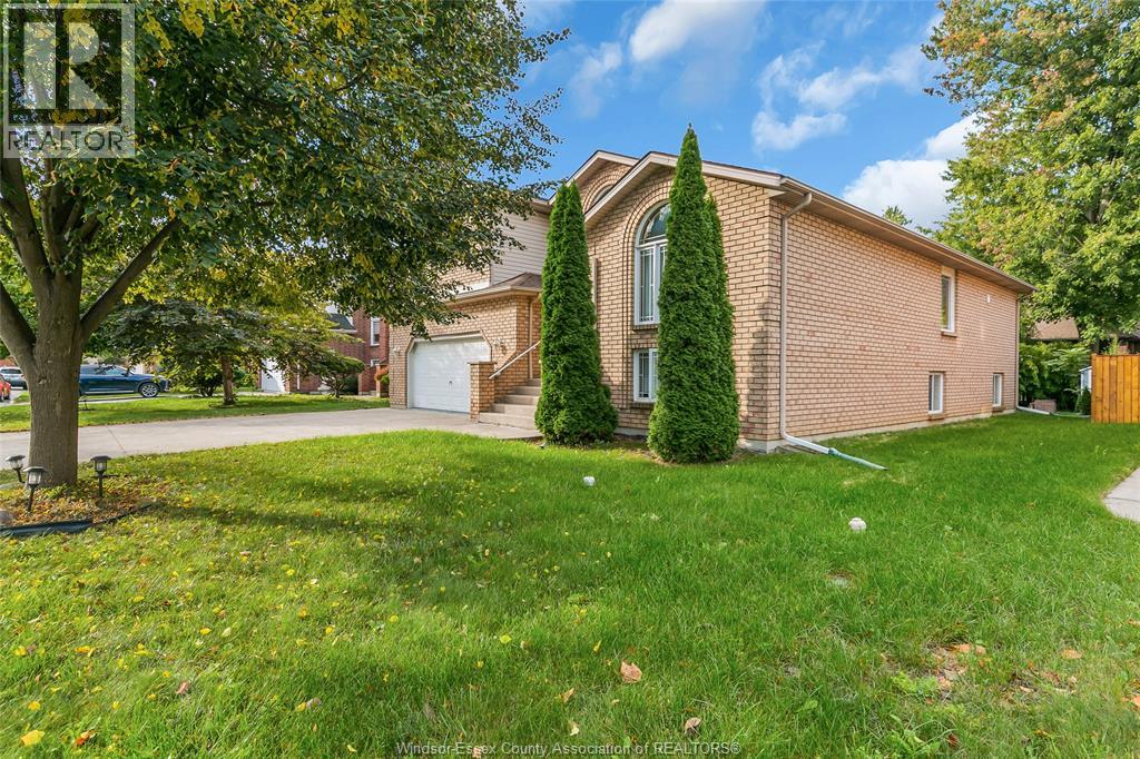 445 John Harvey Crescent, Windsor, Ontario  N9E 4R4 - Photo 3 - 26024458
