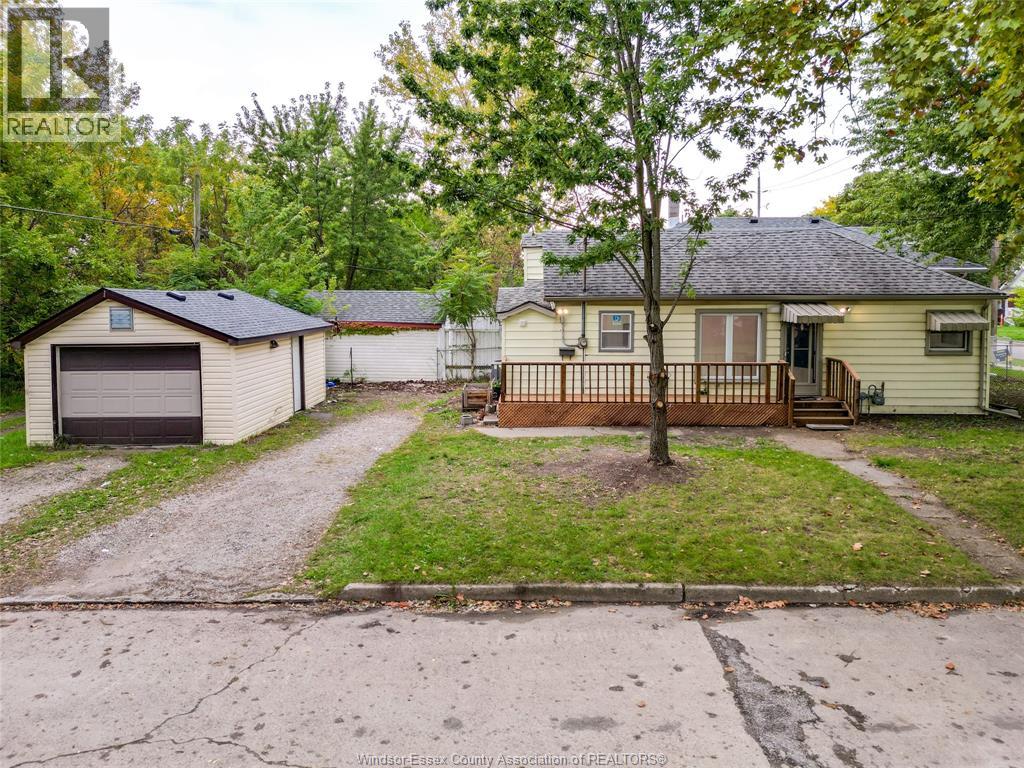 3605 Bloomfield, Windsor, Ontario  N9C 1S1 - Photo 1 - 26024129