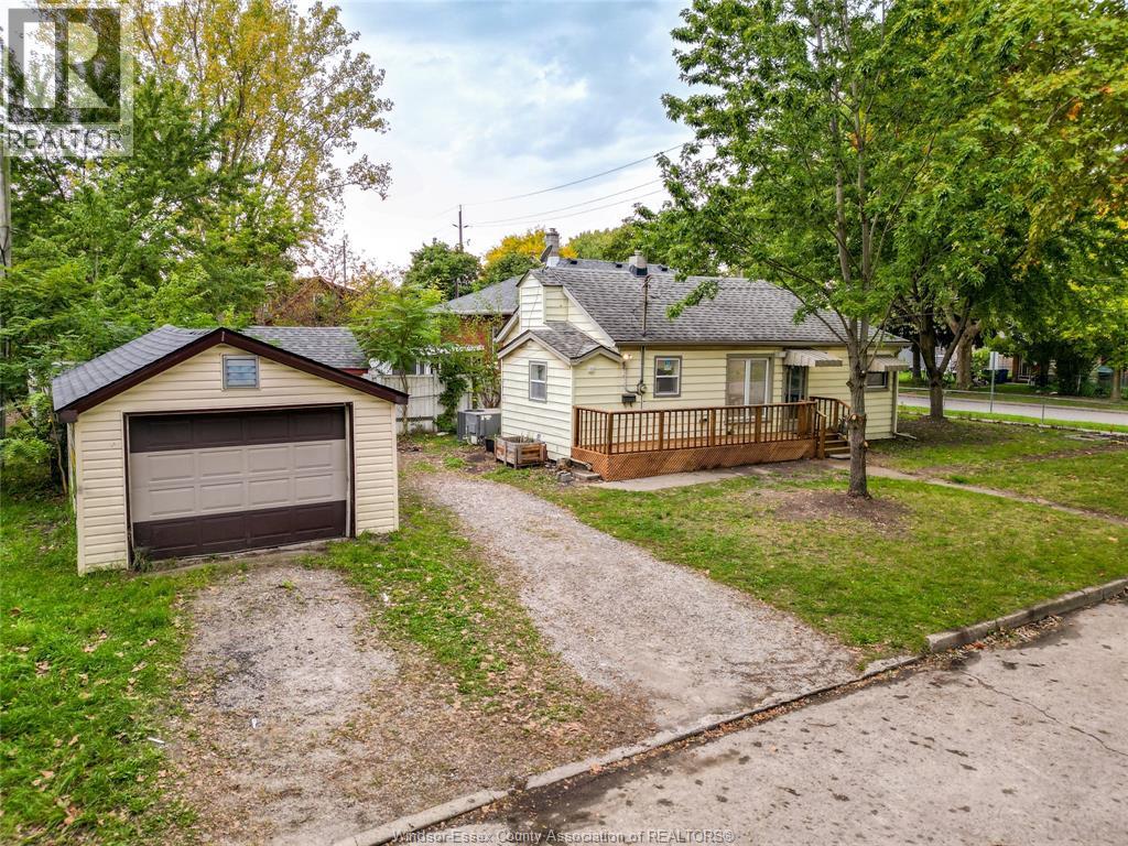 3605 Bloomfield, Windsor, Ontario  N9C 1S1 - Photo 3 - 26024129