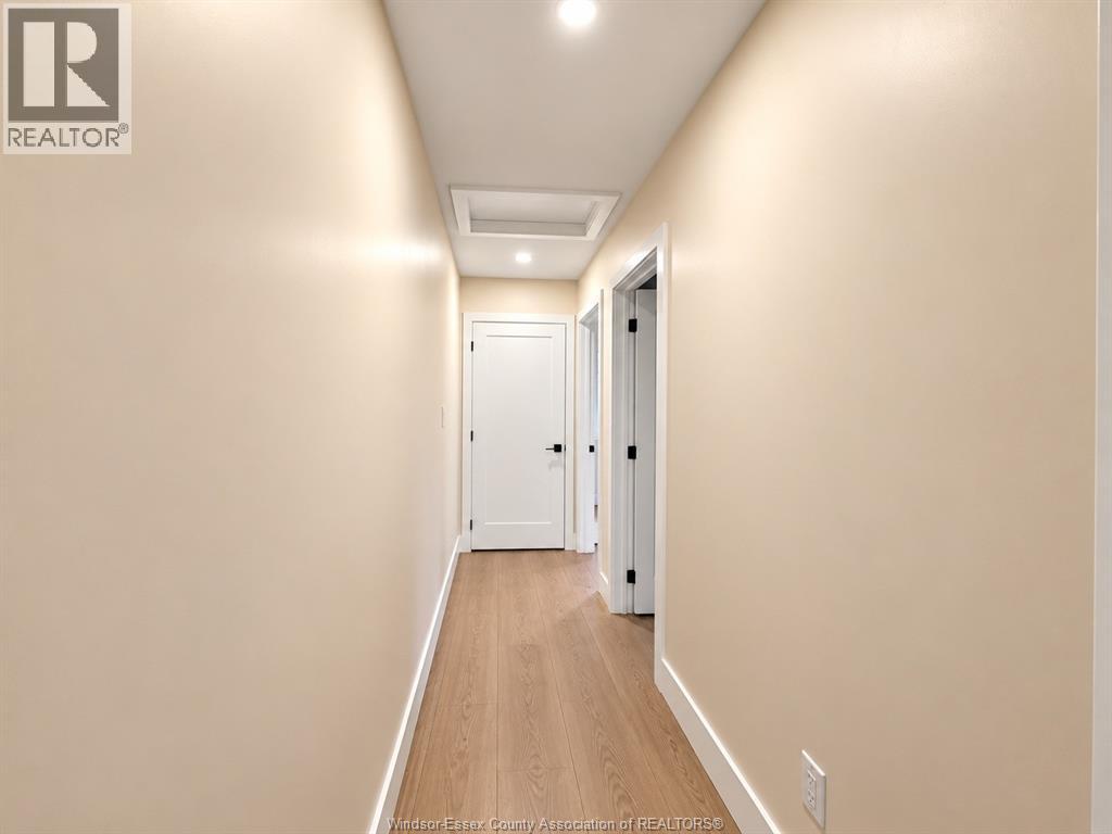 2422 Bernard, Windsor, Ontario  N8W 4S1 - Photo 8 - 26024492