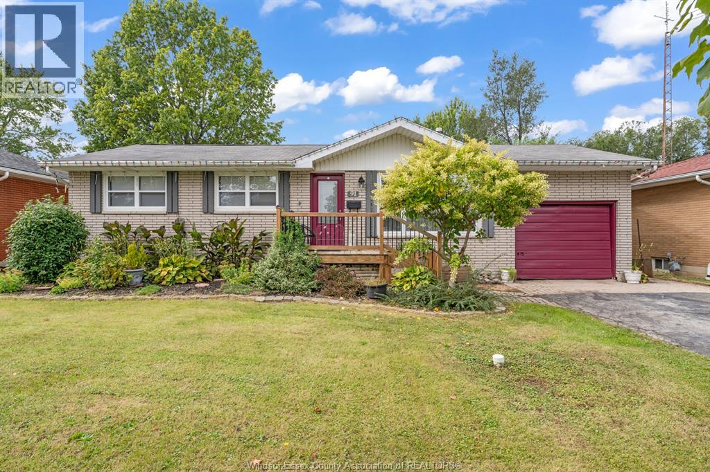 91 Danforth Avenue, Leamington, Ontario  N8H 2R1 - Photo 2 - 26024517
