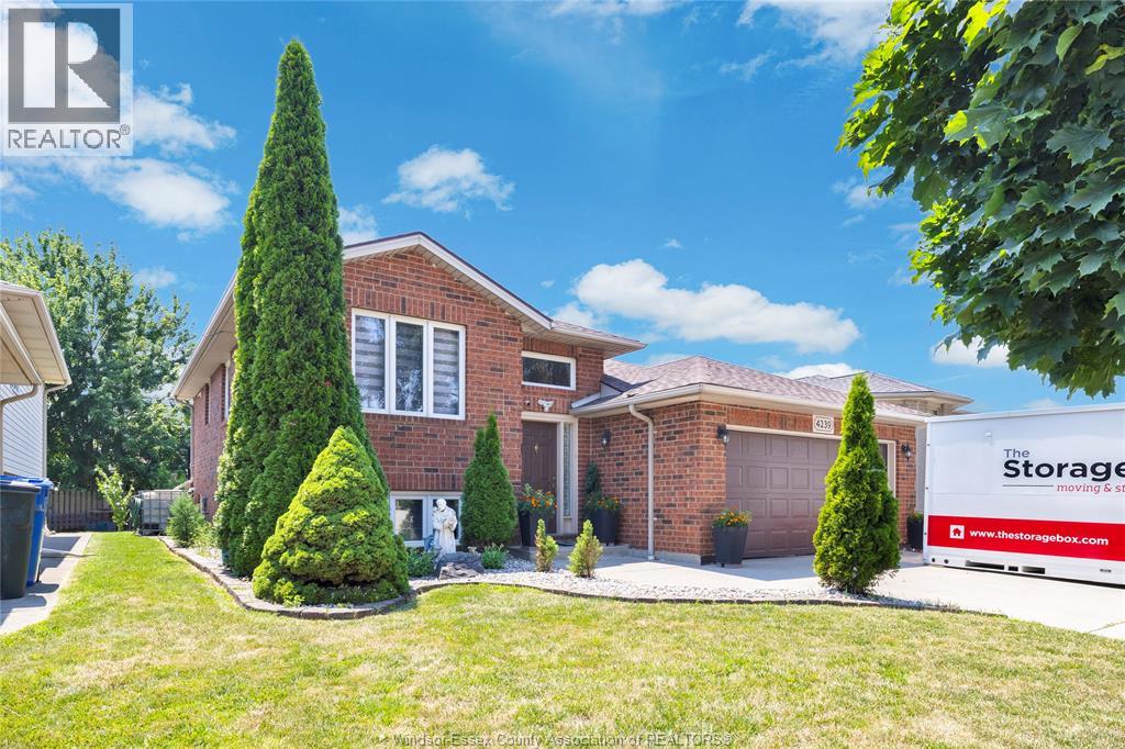 4239 Marlo, Windsor, Ontario  N9G 2Y6 - Photo 2 - 26024650