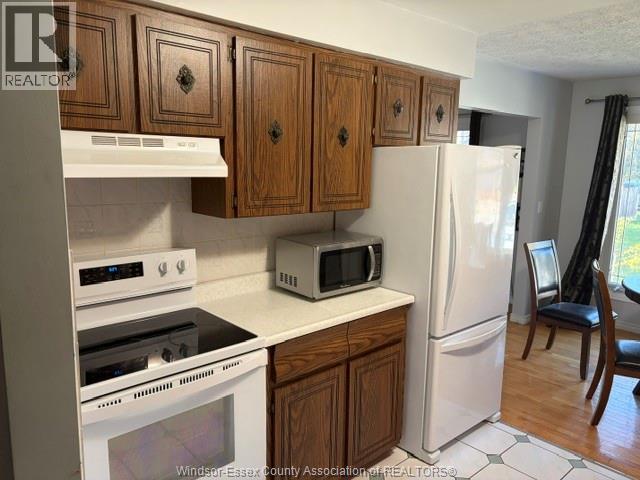 40 Holiday Court, Amherstburg, Ontario  N9V 3A8 - Photo 3 - 26024603