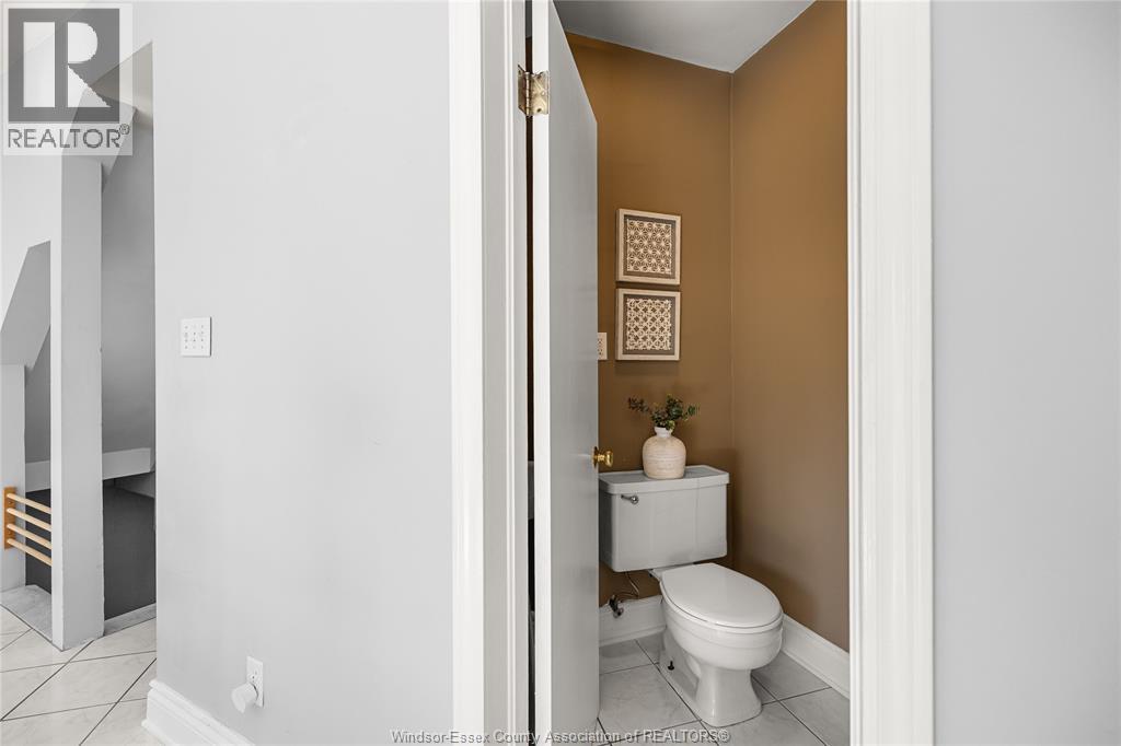3926 Roseland Drive West, Windsor, Ontario  N9G 2Z5 - Photo 17 - 26024760