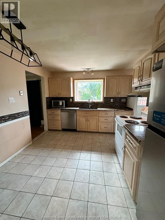 4060 Churchill Unit# Main, Windsor, Ontario  N9G 2E7 - Photo 14 - 26024652