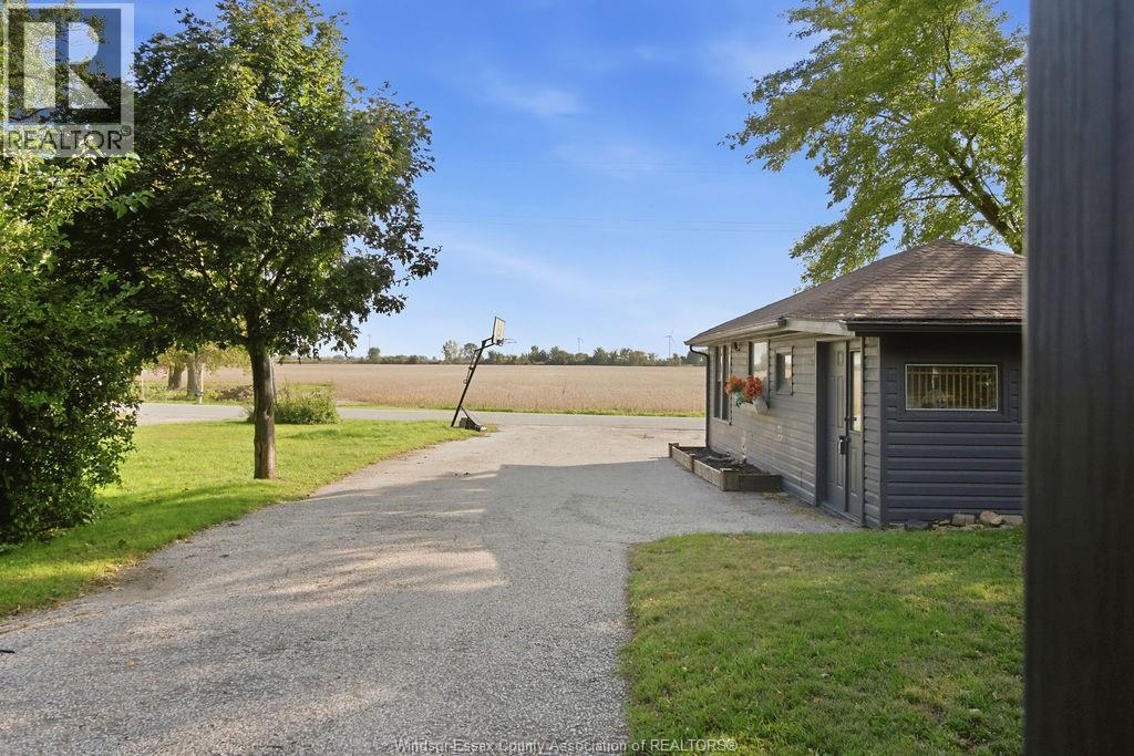 9952 St Clair Rd, Lakeshore, Ontario  N0R 1N0 - Photo 45 - 26024815