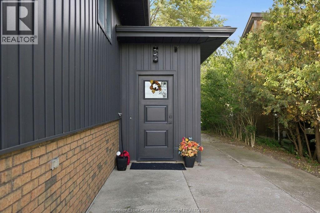 9952 St Clair Rd, Lakeshore, Ontario  N0R 1N0 - Photo 8 - 26024815