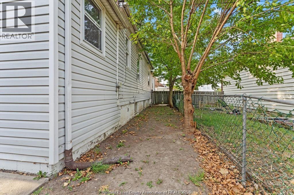 1591 Martindale Street, Windsor, Ontario  N9B 1G5 - Photo 29 - 26024986