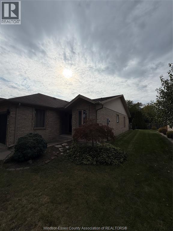 23 Malibu Drive, Leamington, Ontario  N8H 5G4 - Photo 3 - 26025007